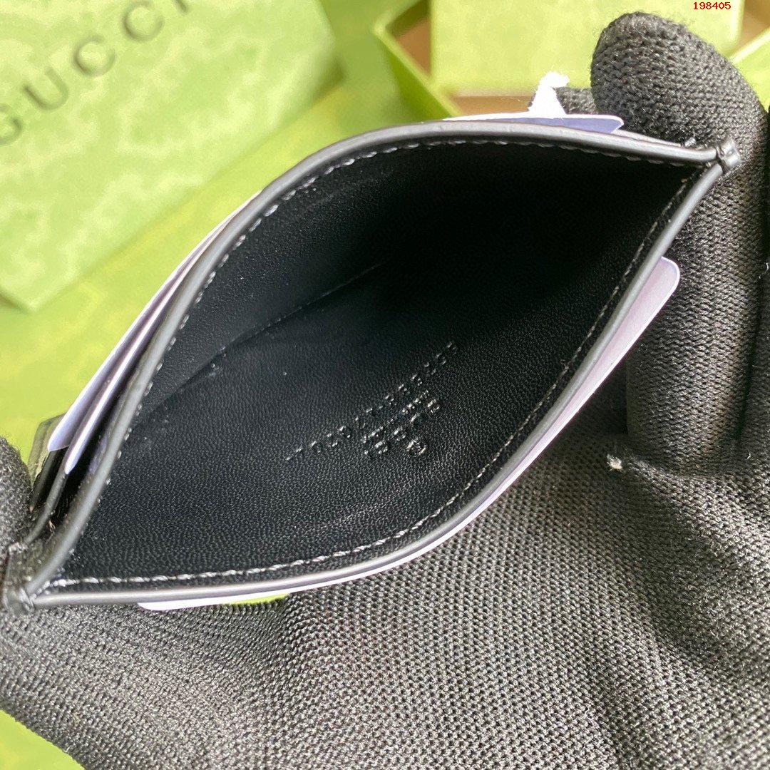 全セットの元工場緑箱包装この簡潔で繊長な財布は黒GG Supreme帆布材質で装飾して同色調の皮革転辺と相互ボタン式双G標識突起