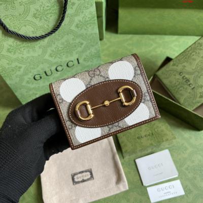 全セットの元工場緑箱パッケージこのアイテムは、Gucci Paradeが厳選した驚くべき作品で、カラフルな幾何学模様を使って、ス