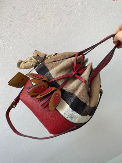 B家トップクラスの原単Canvas格子縞バケツバッグは革流蘇細部上部革ハンドル結合ストラップ肩背または斜め掛け着脱可能な小銭袋で